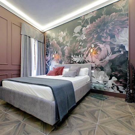 Ych-Butterfly Flat Close Trevi Fountain Roma Esterno foto