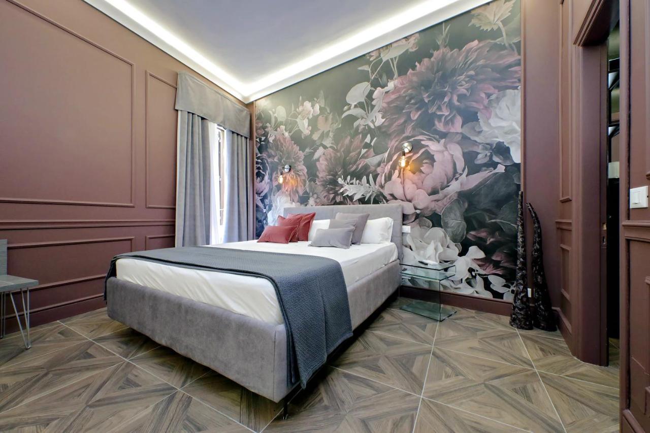 Ych-Butterfly Flat Close Trevi Fountain Roma Esterno foto