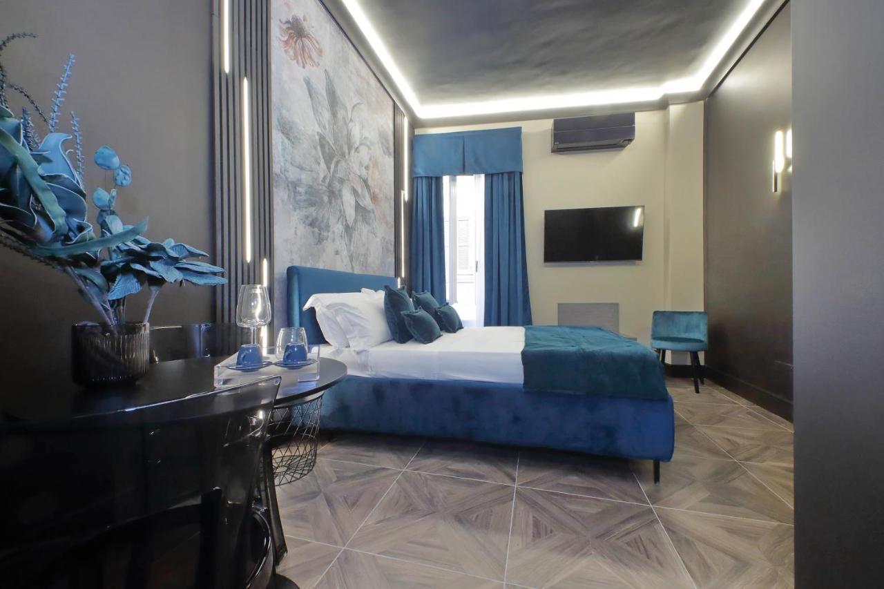 Ych-Butterfly Flat Close Trevi Fountain Roma Esterno foto